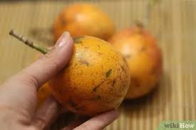 Si vous voulez un fruit bien mûr, sa peau doit être plissée. Comment Manger Un Fruit De La Passion 12 Etapes