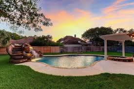 with swimming pool homes in