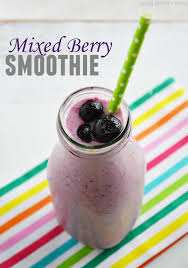 mixed berry smoothie with greek yogurt