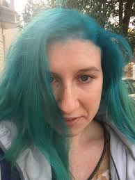 I dyed my hair electric blue a couple of years ago to raise money for charity and i went to work with it like that for a month before dying it back (i was a teacher). I Dyed My Hair Blue Suddenly Everyone Started Treating Me Differently