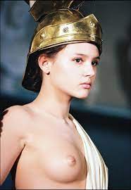 フランス女優、ヴィルジニー・ルドワイヤンの若い頃の綺麗すぎるおっぱいヌード！！ | 世界の美少女ヌード エロ画像まとめ