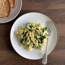 healthy scrambled eggs with spinach recipe