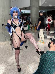 Does anyone know the social media of this cosplayer? : ranimeexpo