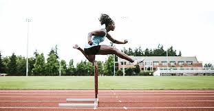 Most races have 10 hurdles in them including 400m hurdles, although shorter ones (80m and below) have 8. Developing Acceleration And Stride Patterns For Hurdles