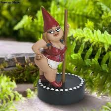 rude y garden gnomes figurine