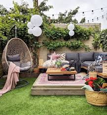 garden seating area