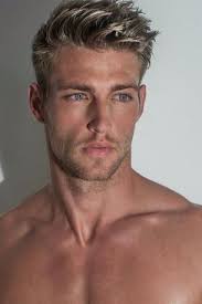 Es gibt auch neue frisuren, die einzigartig und cool… Pin By Gabriele On Trend 2020 2021 In 2020 Blonde Guys Men Hair Color Beautiful Men Faces
