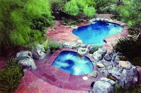 Custom Pools Ponds Water Features