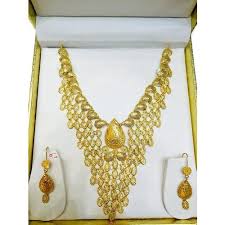 stylish gold necklace set