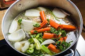 un bouillon de volaille maison