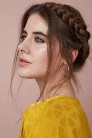It takes just a few minutes and effortless, and its sole aim is to keep hair out of one's face during the dance. 65 Best Party Hairstyles For Every Hair Length All Things Hair Uk