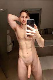 Straight Men Naked Pics - Guystricked.com