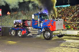 largest tractor pulling chionship in
