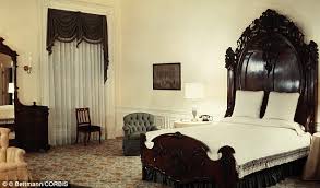 Последние твиты от the lincoln bedroom (@lincolnbedroom). You Too Can Sleep In The Lincoln Bedroom And Live In Your Very Own White House For 4 6 Million Daily Mail Online
