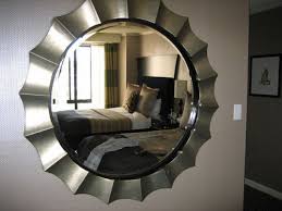 mirror above the bed good or bad feng