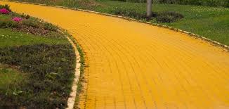 what-does-the-yellow-brick-road-symbolize