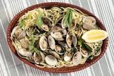 clams in basil garlic pasta