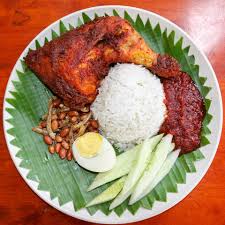 If there is one nasi lemak place which is visited by so many celebrities, vips and politicians, then it should be village park in uptown damansara. Busy Like Bee Take Away On 1st Village Park Restaurant