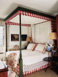how to do a four poster bed house