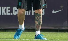 Messi's first ink on his dominant leg came after his son thiago was born in 2012, when the barcelona star got his child's name and hand prints tattooed on his calf. Barcelona Ace Messi Shows Off New Ink Work On His Magical Left Foot