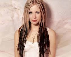 Všechno co se mi honí hlavou. Avril Lavigne Blonde And Black Hair Wallpaper Punk Hair Long Hair Styles Hair Styles