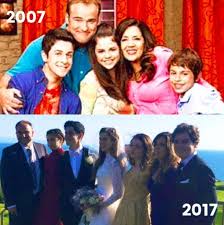 Comedy about a family of wizards living in new york city who sometimes use magic to get out of tricky situations. Im Crying Right Now The Wizards Of Waverly Place Cast When The Show First Started And Now At David S Old Disney Shows Disney Channel Shows Old Disney Channel