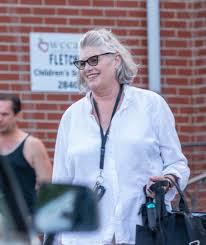 Kelly mcgillis played tom cruise's love interest in the 1986 original, but won't appear in the top. Top Gun Star Kelly Mcgillis 62 Spotted At Church Ahead Of Long Awaited Release Of Sequel With Tom Cruise