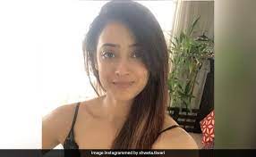 shweta tiwari shared no makeup selfie