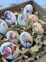 decorating wooden easter eggs the