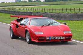 Ironically the meaner and leaner but also heavier lp 400s proved actually slower in top speed (158 mph) than the lp 400, also because the engine had been left untouched. Lamborghini Countach Wikipedia