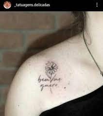 Se você está pensando em fazer uma tatuagem feminina pequena no ombro, não pode deixar de conferir nossa seleção top 5 com ideias de tatuagens criativas e bonitas para você se inspirar para sua próxima tattoo. Tatuagem Feminina No Ombro 80 Tendencias Para Te Inspirar