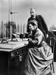 1911 bekommt marie curie erneut die hochdotierte auszeichnung, dieses mal für chemie. Marie 1867 1934 Und Pierre Curie 1859 1906 Leifiphysik