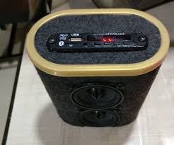 If you want your portable audio device to last longer than 30 minutes on a single charge then you probably don't want to run a 1000 watt amplifier off of a 7 amp hour 12 volt battery. Diy Portable Speakers With Bluetooth N Remote 11 Steps With Pictures Instructables