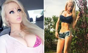 famous barbie looks like without makeup