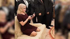 Kellyanne conway defends trump by asking reporter: Kellyanne Conway Couch Photo Sparks Memes Cnn Video