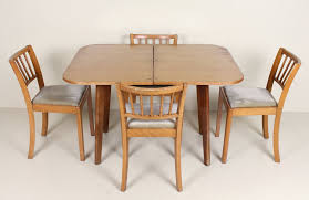 4 chairs 2 leaves, each 11 3/4 wide (adding up to 23 1/2 to the table) one of the chairs spindles are broken, easy fix, shown. Vintage Oak Dining Table And 4 Chairs For Sale At Pamono