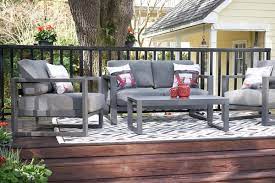 how to choose patio furniture material