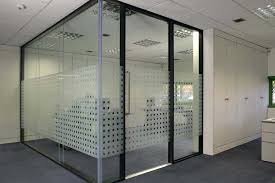 At space plus, we offer commercial interior glass door solutions for glass office partitions, office cubicles, room dividers, privacy wall enclosures & for other commercial spaces. Glass Office Dividers Walls Avanti Systems Usa