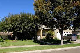 houses with pools in turlock