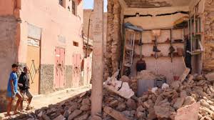 🔴 زلزال المغرب: الضحايا تجاوزوا الألفين .. حداد وطني وتضامن عالمي ..  ولثاني ليلة الناجون في العراء