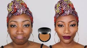 testing powder foundation on oily skin