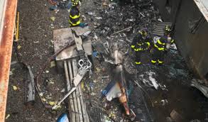 Últimas noticias sobre accidentes aereos. Nueva York De Estados Unidos En Vivo Helicoptero Se Estrella Contra Edificio En Midtown Manhattan Accidentes Aereos Video La Republica