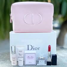 Upon purchase $750 or above and including lip glow to receive a complimentary dior complexion beauty trial set! Dior Capture Totale Travel Gift Set Shopee Malaysia