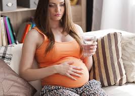 Czy rozwiązanie umowy w trakcie ciąży jest możliwe?