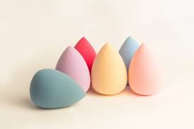 10 ways to use a makeup sponge with