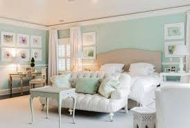 decorate your mint green room