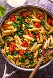 easy tomato and spinach pasta baker