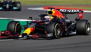 Aged 17 years, 166 days, he became the youngest driver to compete in formula 1 at the 2015 australian grand prix for scuderia toro rosso. Formel 1 Max Verstappen Nach Unfall Mit Hamilton Ausgeschieden Rennen Unterbrochen