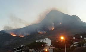 The wind speed increased from around 2am this morning and additional i have so much respect for our firefighters. another, pablo chaucay, wrote: Cape Town Fires Update Fire Contained Only One Active Fire Line Remains