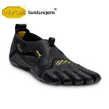 Us 105 49 15 Off Vibram Fivefingers Water Sports Surf Kayak Mens Barefoot Five Fingers Signa Five Toe 13m0201 Water Shoes For Men In Water Sports